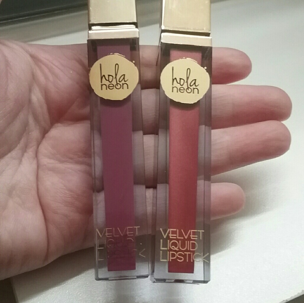 Hola Neon Velvet Liquid Lipstick